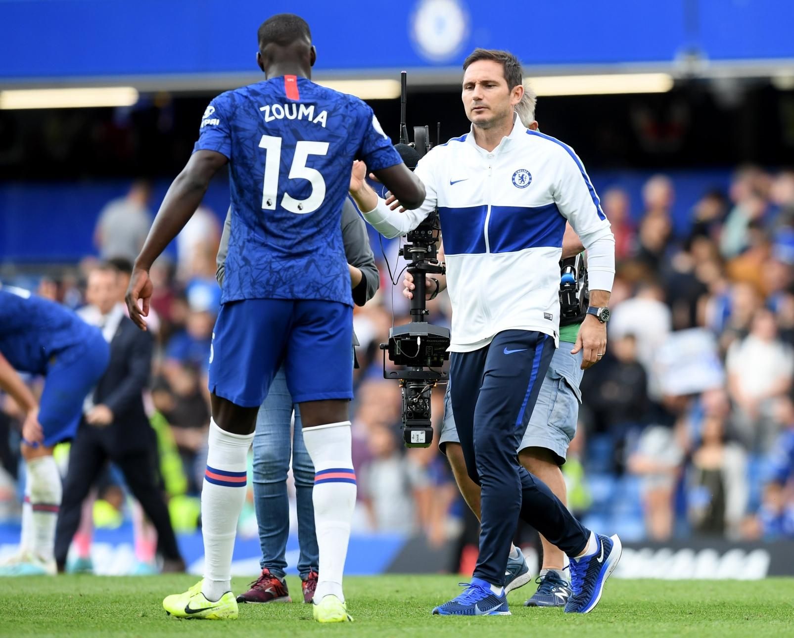 No 1º jogo de Lampard no Stamford Bridge, Chelsea empata com o Leicester no  Inglês